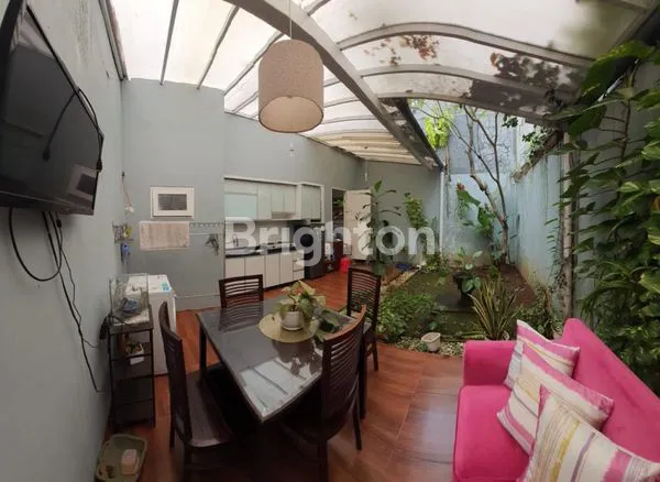 image RUMAH DUA LANTAI DI KAWASAN KOMPLEK PERUMAHAN LEGENDA WISATA CLUSTER PICASSO CIBUBUR  (5)