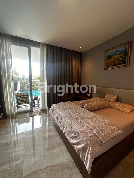 image HUNIAN MEWAH DENGAN KOLAM RENANG DAN MINI BAR DI DEPOK (6)