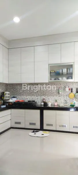 image RUMAH CANTIK FULL RENOVASI DAN FURNISH DI PURI SELEBRITI 2 BATAM (5)
