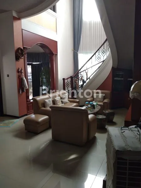 image RUMAH KLASIK TERAWAT SIAP HUNI!! SUTOREJO SURABAYA (3)