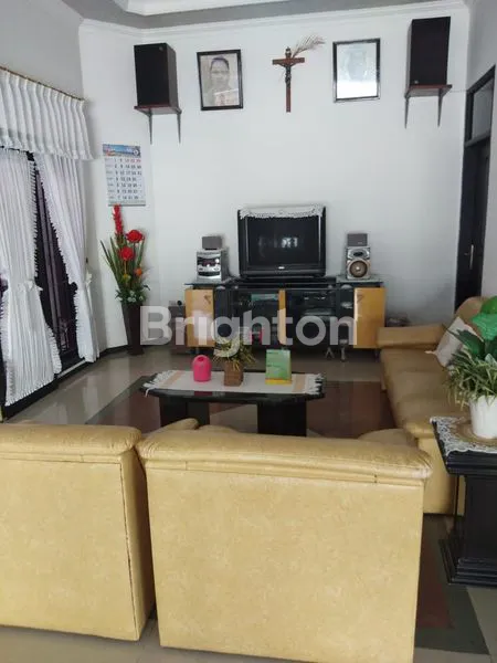 image RUMAH KLASIK TERAWAT SIAP HUNI!! SUTOREJO SURABAYA (5)