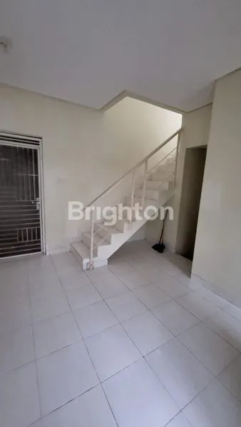 image RUMAH SIAP HUNI DAN BAGUS DI PARADISE (2)