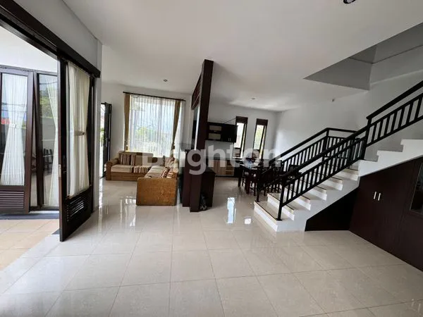 image RUMAH 3 LANTAI FULL FURNISHED AREA JIMBARAN (4)