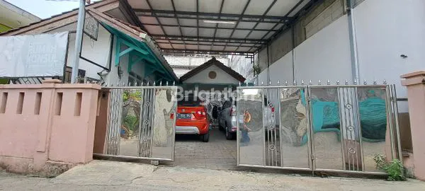 RUMAH LAMA PINGGIR JALAN LAYAK HUNI 3 LANTAI