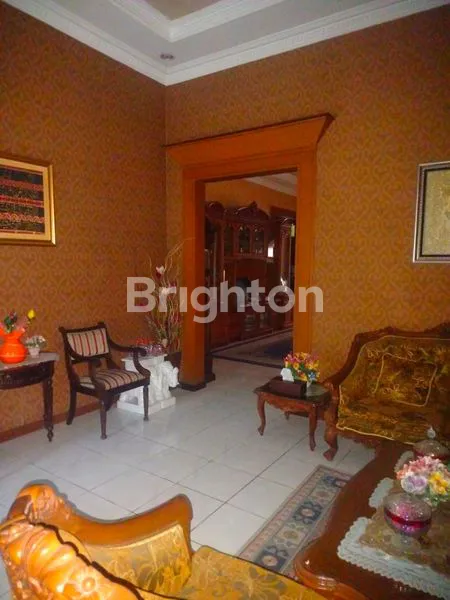 image RUMAH MEWAH CLASSIC DEKAT KAMPUS STMIK (2)