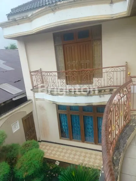 image RUMAH MEWAH CLASSIC DEKAT KAMPUS STMIK (6)