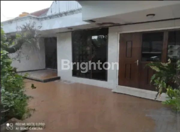 image RUMAH STRATEGIS NGAGEL JAYA TENGAH (3)