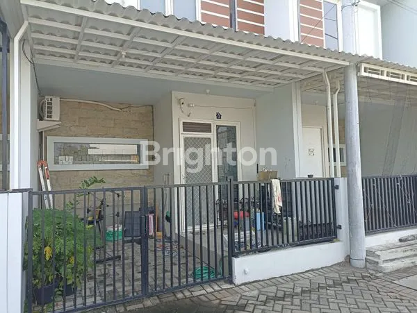 image RUMAH 2LANTAI SIAP HUNI DI AREA KEDUNG COWEK (2)