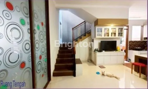 image RUMAH MEWAH 2 LANTAI DI CIRACAS,  JAKARTA TIMUR (3)