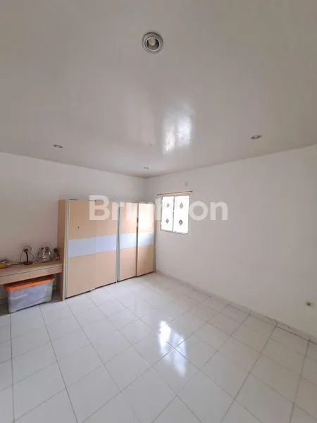 image RUMAH BONUS KOS KOSAN 3LT STRATEGIS PADEMANGAN JAKARTA UTARA (2)