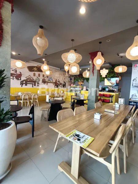 image BANGUNAN RESTO DI KAWASAN UTAMA TURIS PANTAI SANUR (1)