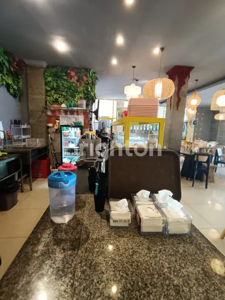 image BANGUNAN RESTO DI KAWASAN UTAMA TURIS PANTAI SANUR (6)