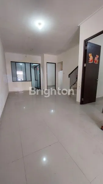 image RUMAH 2 LANTAI CASA JARDIN JAKARTA BARAT (2)