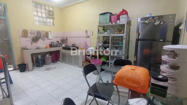 image RUMAH 3 LANTAI PADEMANGAN (1)