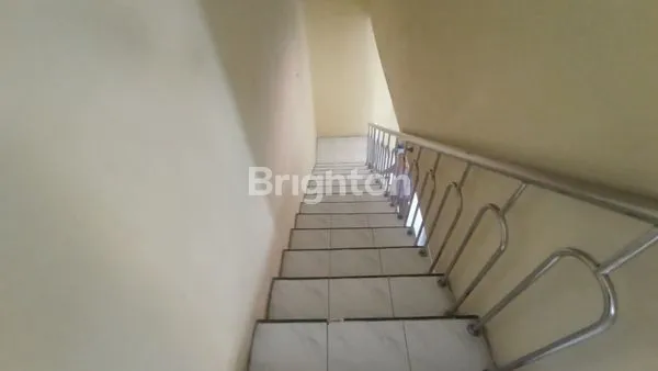 image RUMAH 3 LANTAI PADEMANGAN (5)