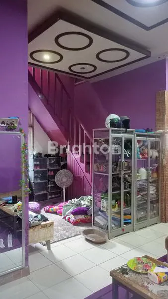 image RUMAH DI PINGGIR JALAN RAYA (3)