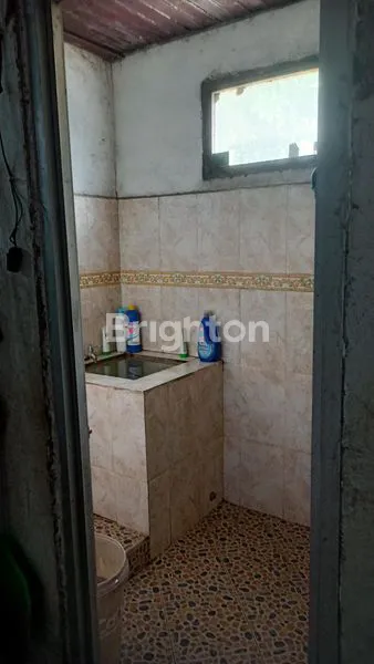 image RUMAH DI PINGGIR JALAN RAYA (5)