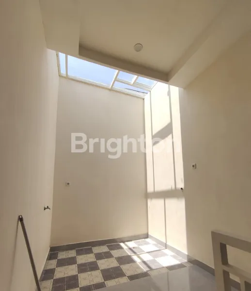 image RUMAH BARU 2 LANTAI DI MULYOSARI SURABAYA (4)