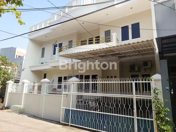 image RUMAH 2 1/2 LANTAI SUNTER (1)