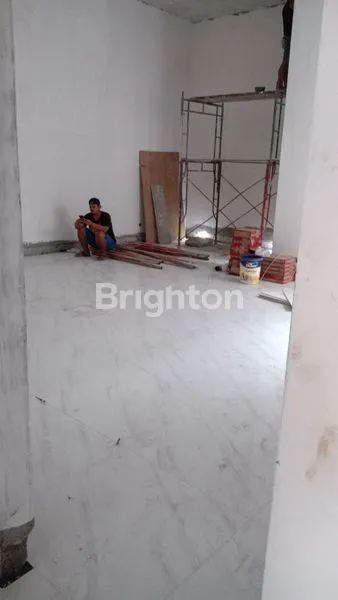 image NEW MINIMALIS MEWAH JEMURSARI SELATAN ON PROGRES 1LANTAI ROW 2.5 MOBIL (3)