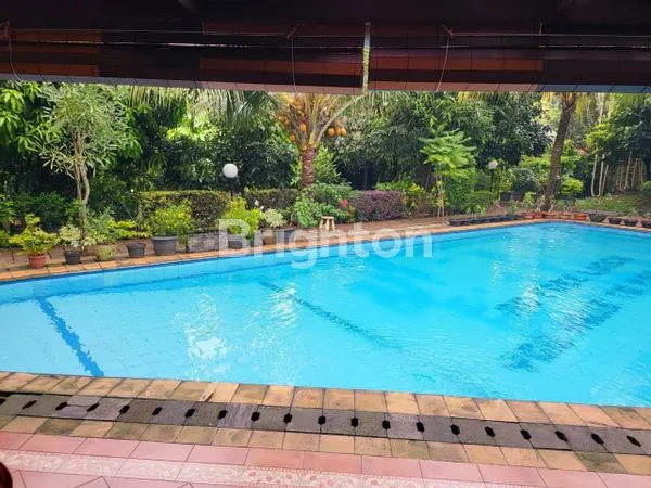 image DIJUAL RUMAH MEWAH SERASA VILLA DI SRENGSENG SAWAH JAGAKARSA JAKARTA SELATAN (1)