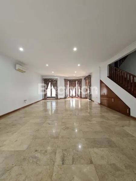 image DI SEWA RUMAH MEWAH 2 LANTAI DI CILANDAK TIMUR (3)