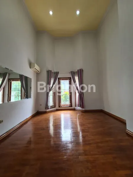 image DI SEWA RUMAH MEWAH 2 LANTAI DI CILANDAK TIMUR (6)