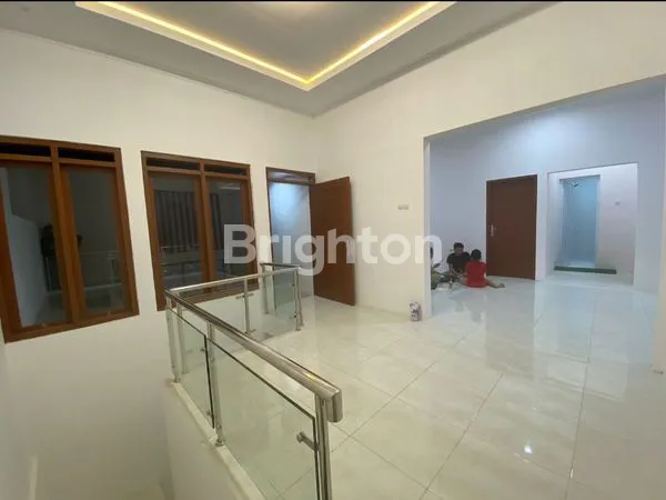 image RUMAH GAGAH DIPADASUKA SIAPHUNI LANGSUNG BAWA KOPER (8)