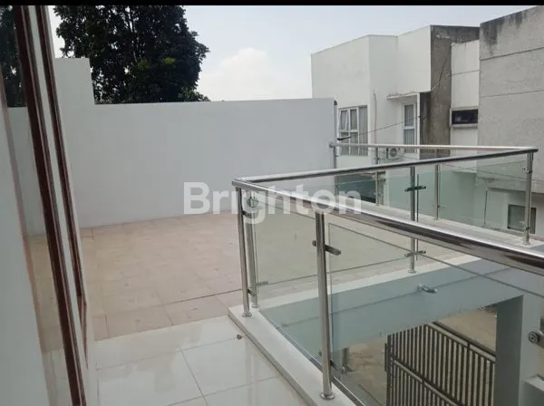 image RUMAH GAGAH DIPADASUKA SIAPHUNI LANGSUNG BAWA KOPER (3)