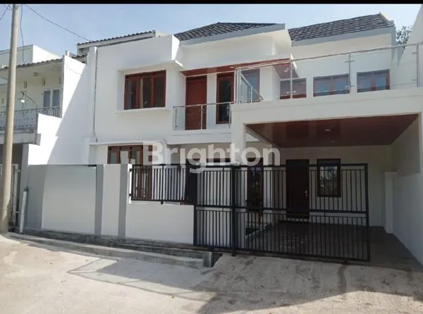 image RUMAH GAGAH DIPADASUKA SIAPHUNI LANGSUNG BAWA KOPER (4)