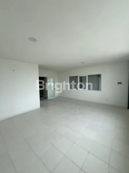 image GUDANG AKR GEM CITY BARU SIAP PAKAI PELABUHAN JIIPE MANYAR GRESIK (7)