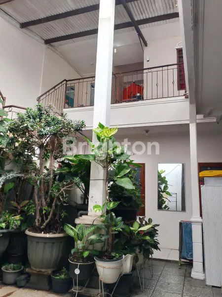 image BUTUH LAKU SEGERA RUMAH INDUK  RUMAH KOS AKTIF  DIJUAL SEGERA (8)