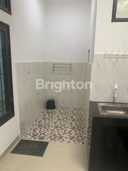 image RUMAH BARU RENOVASI SIAP HUNI DEKAT BANDARA DAN ASRAMA HAJI (8)