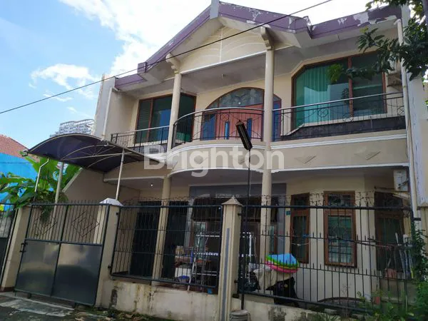 image RUMAH SIAP HUNI LOKASI SANGAT STRATEGIS DAN KOMERSIAL (1)