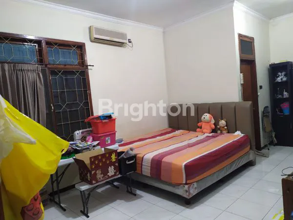 image RUMAH SIAP HUNI LOKASI SANGAT STRATEGIS DAN KOMERSIAL (2)