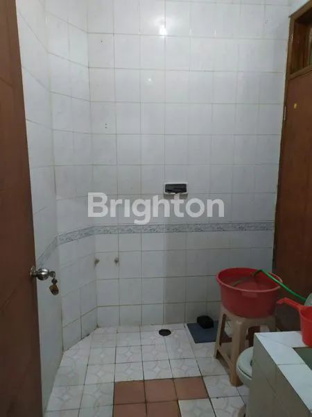 image RUMAH SIAP HUNI LOKASI SANGAT STRATEGIS DAN KOMERSIAL (7)