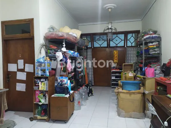image RUMAH SIAP HUNI LOKASI SANGAT STRATEGIS DAN KOMERSIAL (6)