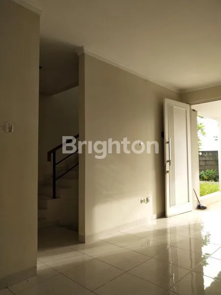 image RUMAH MODEREN 2 LANTAI NYAMAN SIAP HUNI (4)