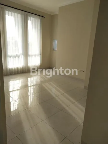 image RUMAH MODEREN 2 LANTAI NYAMAN SIAP HUNI (6)