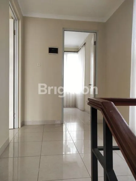 image RUMAH MODEREN 2 LANTAI NYAMAN SIAP HUNI (8)