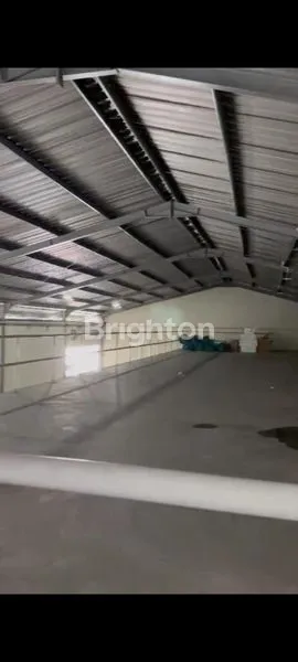 image GUDANG SIAP HUNI LOKASI STRATEGIS (7)