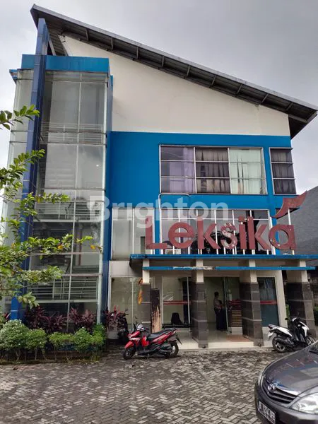 image GEDUNG BESAR KOMERSIAL BISA BUAT KANTOR DAN RUANG SERBAGUNA DI LENTENG AGUNG  (1)