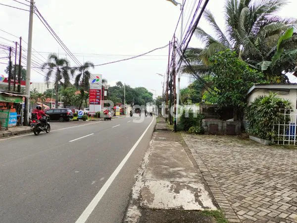 image GEDUNG BESAR KOMERSIAL BISA BUAT KANTOR DAN RUANG SERBAGUNA DI LENTENG AGUNG  (3)
