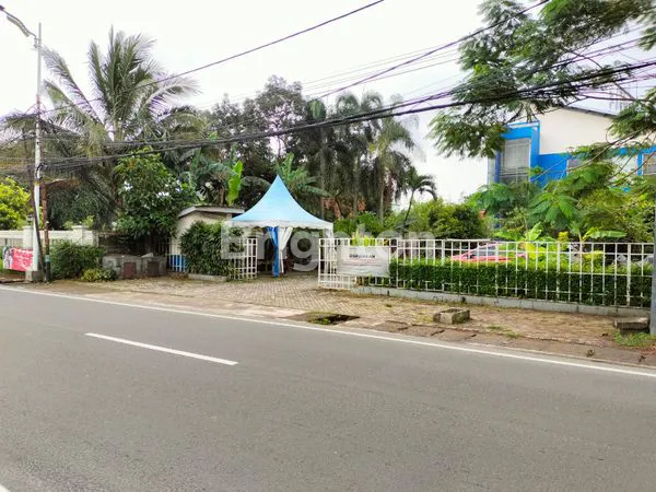 image GEDUNG BESAR KOMERSIAL BISA BUAT KANTOR DAN RUANG SERBAGUNA DI LENTENG AGUNG  (6)