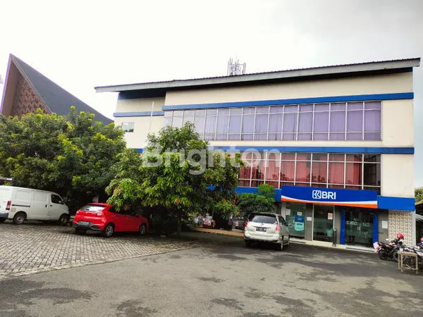 image GEDUNG BESAR KOMERSIAL BISA BUAT KANTOR DAN RUANG SERBAGUNA DI LENTENG AGUNG  (8)