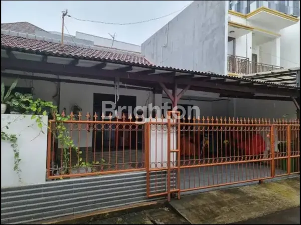 image RUMAH 4 KAMAR TIDUR, 2 LANTAI DI TEBET BARAT, JAKARTA SELATAN, DEKAT LRT, PASAR TEBET, PATUNG PANCORAN, PINTU TOLL TEBET (1)
