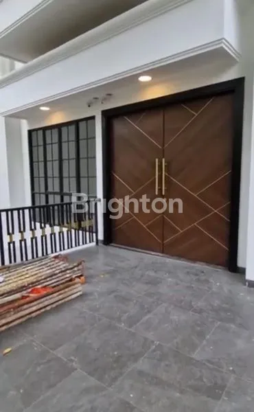 image RUMAH MEWAH SIAP HUNI TOMANG LOKASI SANGAT STRATEGIS (2)