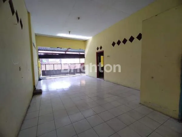 image RUMAH TOKO  STRATEGIS DALAM KOTA LUMAJANG (3)
