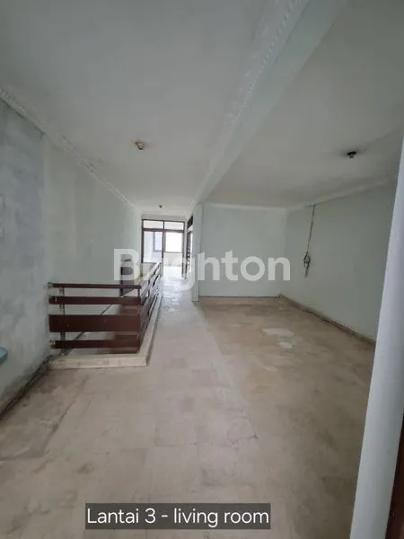 image RUMAH 3 LANTAI DAERAH ASTANA ANYAR (8)
