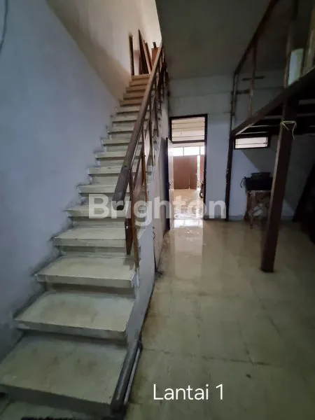 image RUMAH 3 LANTAI DAERAH ASTANA ANYAR (1)